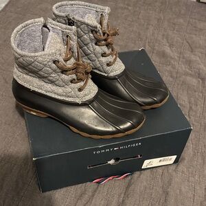 Tommy Hilfiger Gray and Black Winter Boots